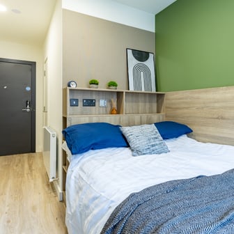 Classic En Suite - Image 1